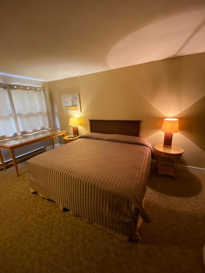 Twin Creeks Motel Lumby Exteriér fotografie