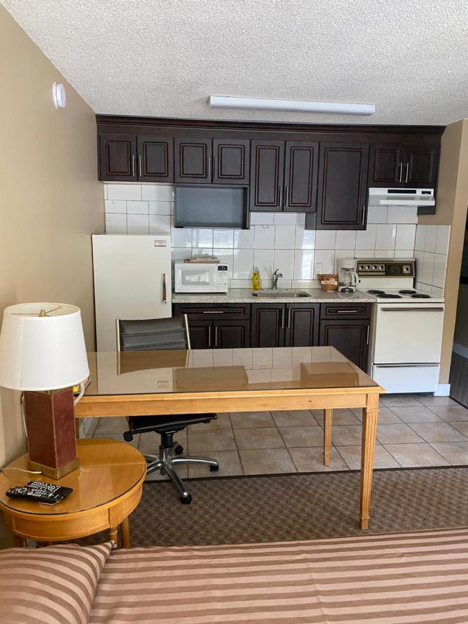 Twin Creeks Motel Lumby Exteriér fotografie